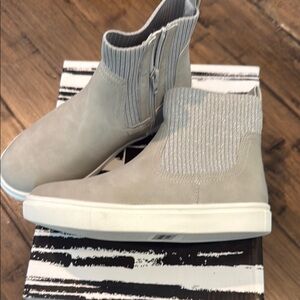 DV by Dolce Vita Kids Gray Boots